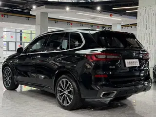 BMW X5 2021 xDrive40i M Sports suit interior photo 14