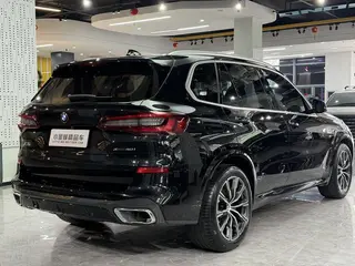 BMW X5 2021 xDrive40i M Sports suit interior photo 15