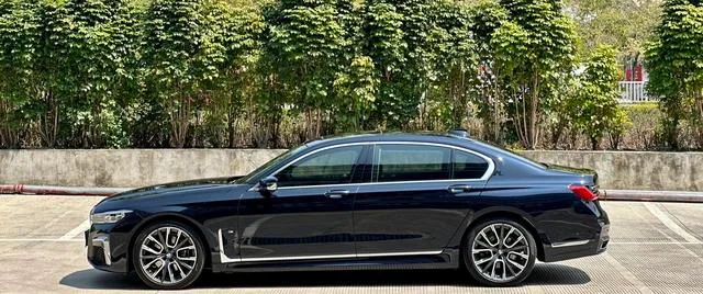 BMW 7 Series 2021 740Li Líder M Conjunto deportivo exterior foto 5 BMW 7 Series 2021 740Li Líder M Conjunto deportivo exterior foto 5