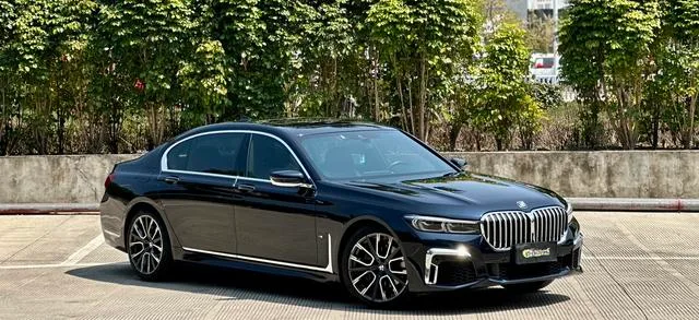 BMW 7 Series 2021 740Li Líder M Conjunto deportivo exterior foto 6 BMW 7 Series 2021 740Li Líder M Conjunto deportivo exterior foto 6