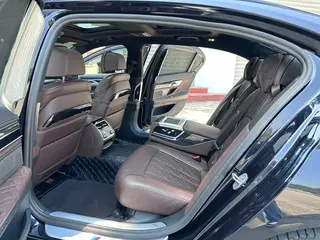 BMW 7 Series 2021 740Li Líder M Conjunto deportivo interior foto 11 BMW 7 Series 2021 740Li Líder M Conjunto deportivo interior foto 11