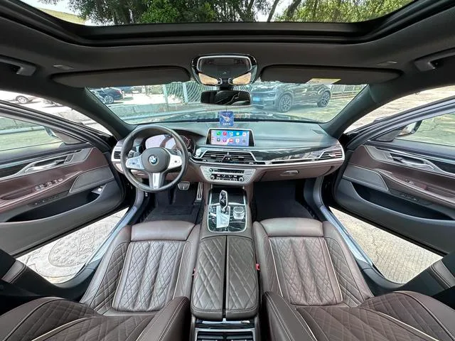 BMW 7 Series 2021 740Li Líder M Conjunto deportivo interior foto 17 BMW 7 Series 2021 740Li Líder M Conjunto deportivo interior foto 17