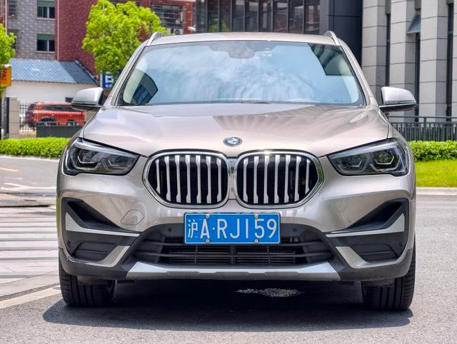 BMW X1 2020 xDrive25Li Premium Class exterior photo 5
