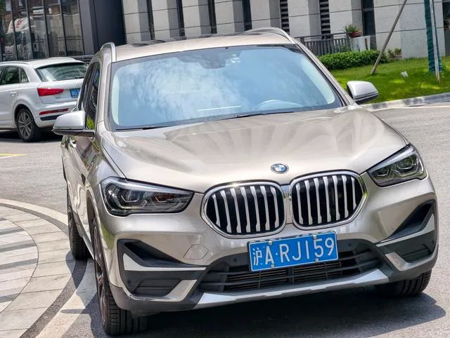 BMW X1 2020 xDrive25Li Premium Class exterior photo 7