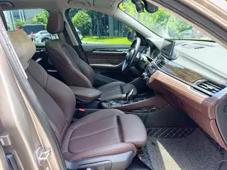 BMW X1 2020 xDrive25Li Premium Class interior photo 12