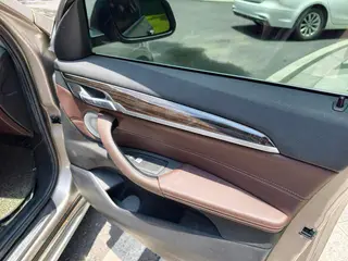 BMW X1 2020 xDrive25Li Premium Class interior photo 13