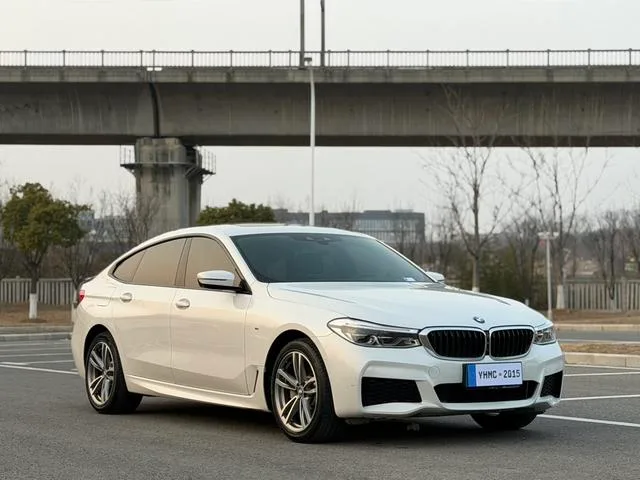 BMW 6 Series GT 2019 630i M Sports suit exterior photo 3