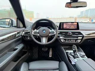 BMW 6 Series GT 2019 630i M Sports suit exterior photo 8