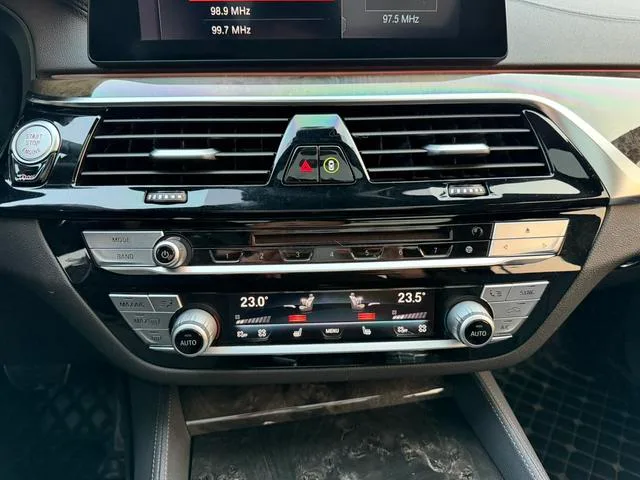 BMW 6 Series GT 2019 630i M Sports suit interior photo 14