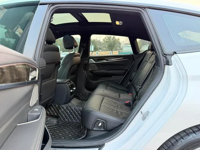 BMW 6 Series GT 2019 630i M Sports suit interior photo 18