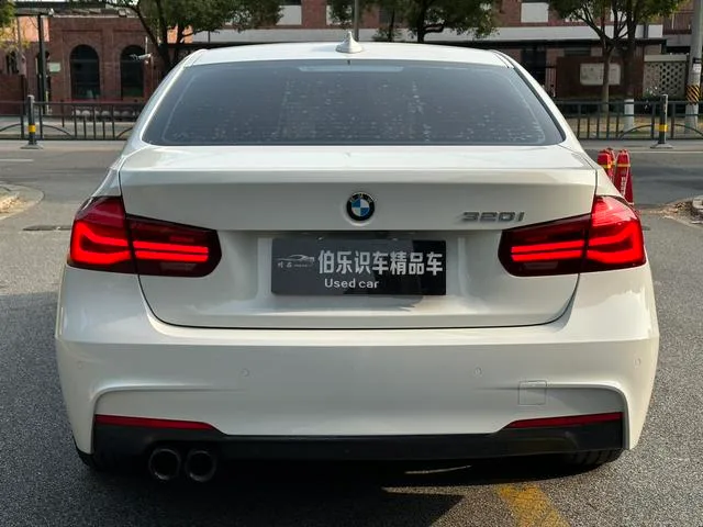 BMW 3 Series 2019 320i M Sports Obsidian Night Edition interior photo 19 BMW 3 Series 2019 320i M Sports Obsidian Night Edition interior photo 19