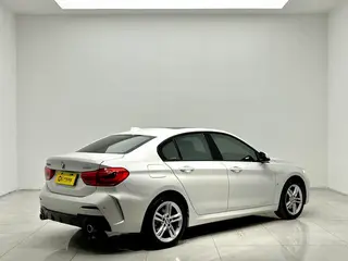 BMW 1 Series 2020 120i M Conjunto deportivo exterior foto 4 BMW 1 Series 2020 120i M Conjunto deportivo exterior foto 4