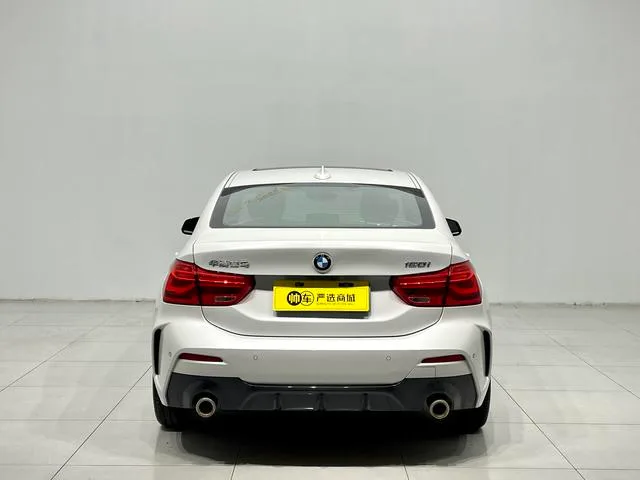 BMW 1 Series 2020 120i M Conjunto deportivo exterior foto 5 BMW 1 Series 2020 120i M Conjunto deportivo exterior foto 5