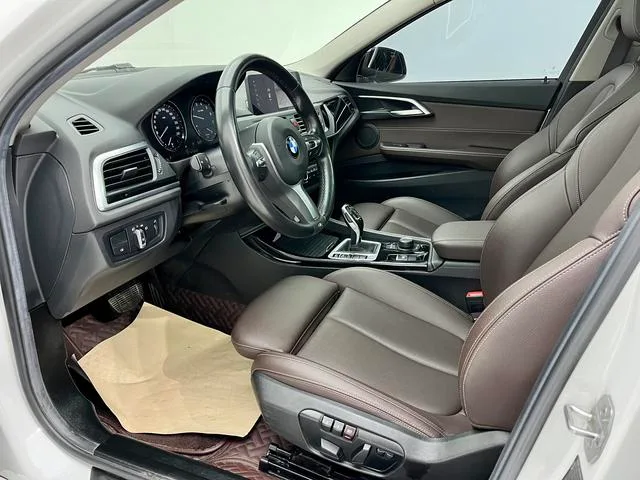 BMW 1 Series 2020 120i M Conjunto deportivo exterior foto 10 BMW 1 Series 2020 120i M Conjunto deportivo exterior foto 10