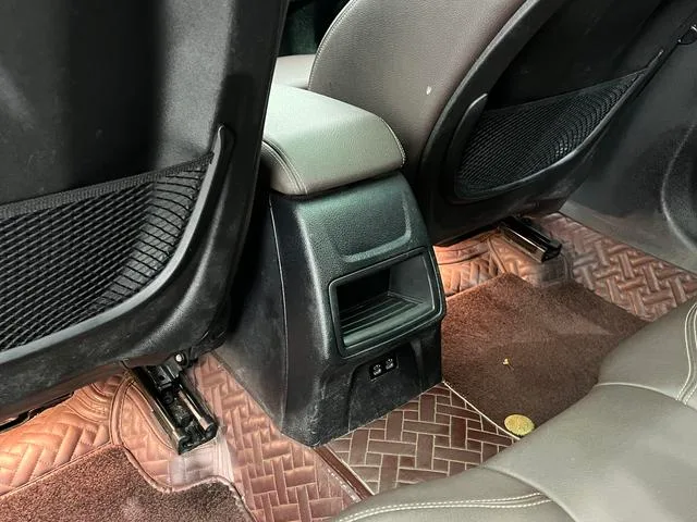 BMW 1 Series 2020 120i M Conjunto deportivo interior foto 12 BMW 1 Series 2020 120i M Conjunto deportivo interior foto 12