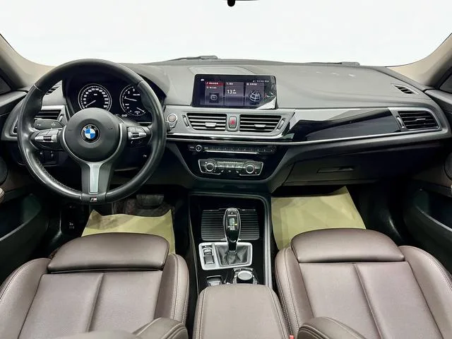 BMW 1 Series 2020 120i M Conjunto deportivo interior foto 16 BMW 1 Series 2020 120i M Conjunto deportivo interior foto 16