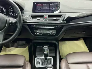BMW 1 Series 2020 120i M Conjunto deportivo interior foto 19 BMW 1 Series 2020 120i M Conjunto deportivo interior foto 19