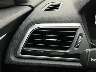 BMW 1 Series 2020 120i M Conjunto deportivo interior foto 20 BMW 1 Series 2020 120i M Conjunto deportivo interior foto 20
