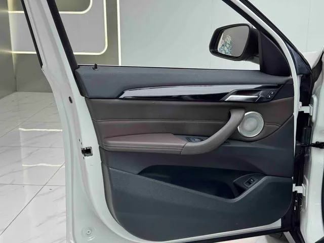 BMW X1 2021 Restyling sDrive20Li Premium Class interior photo 12 BMW X1 2021 Restyling sDrive20Li Premium Class interior photo 12