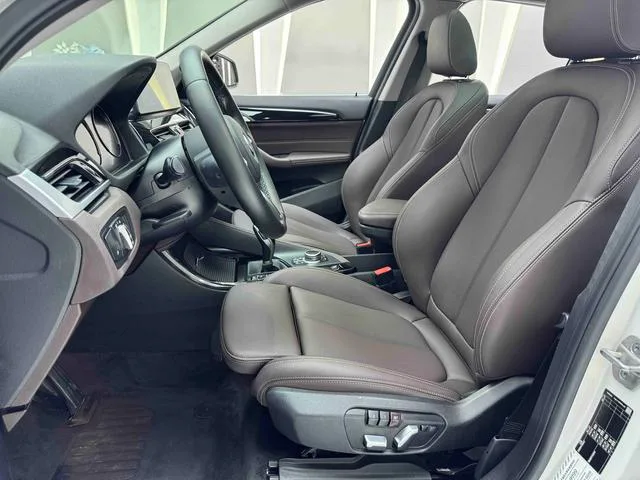 BMW X1 2021 Restyling sDrive20Li Premium Class interior photo 13 BMW X1 2021 Restyling sDrive20Li Premium Class interior photo 13