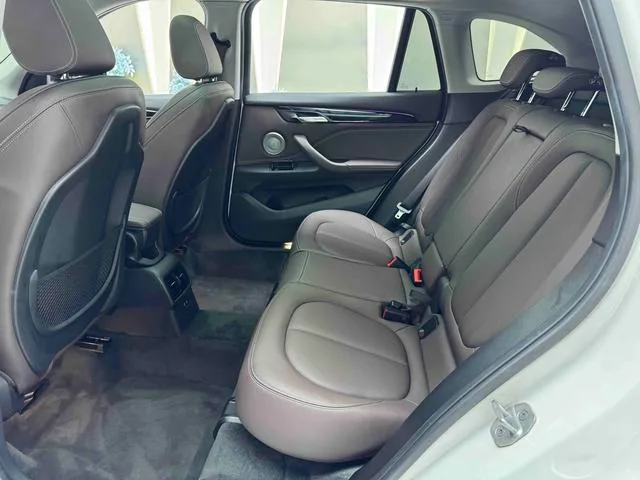 BMW X1 2021 Restyling sDrive20Li Premium Class interior photo 14 BMW X1 2021 Restyling sDrive20Li Premium Class interior photo 14