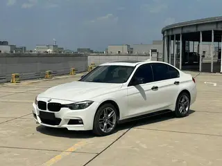 BMW 3 Series 2018 330i M Édition de nuit sportive Yao