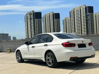 BMW 3 Series 2018 330i M Édition de nuit sportive Yao extérieur photo 4 BMW 3 Series 2018 330i M Édition de nuit sportive Yao extérieur photo 4