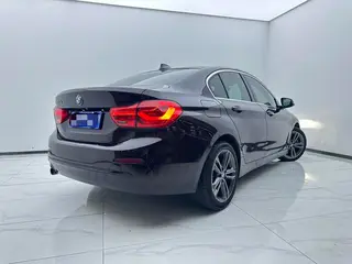 BMW 1 Series 2018 118i Sportif extérieur photo 4 BMW 1 Series 2018 118i Sportif extérieur photo 4
