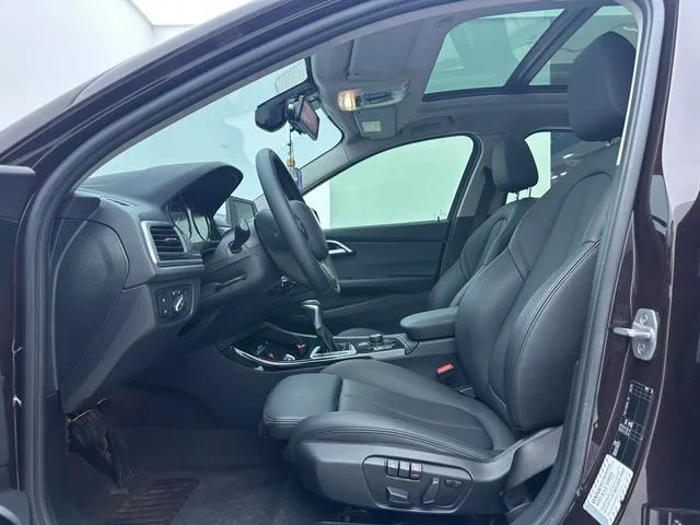 BMW 1 Series 2018 118i Sportif intérieur photo 10 BMW 1 Series 2018 118i Sportif intérieur photo 10