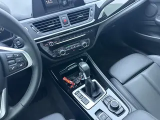 BMW 1 Series 2018 118i Sportif intérieur photo 14 BMW 1 Series 2018 118i Sportif intérieur photo 14
