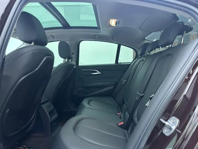 BMW 1 Series 2018 118i Sportif intérieur photo 18 BMW 1 Series 2018 118i Sportif intérieur photo 18