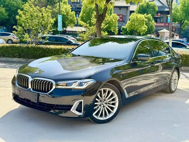 BMW 5 Series 2021 530Li Tipo de lujo Traje de lujo exterior foto 1 BMW 5 Series 2021 530Li Tipo de lujo Traje de lujo exterior foto 1