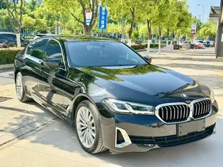 BMW 5 Series 2021 530Li Tipo de lujo Traje de lujo exterior foto 2 BMW 5 Series 2021 530Li Tipo de lujo Traje de lujo exterior foto 2