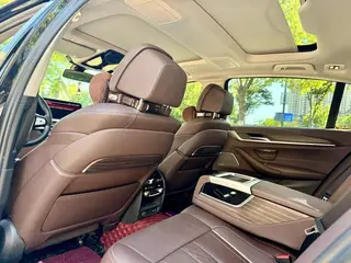 BMW 5 Series 2021 530Li Tipo de lujo Traje de lujo interior foto 7 BMW 5 Series 2021 530Li Tipo de lujo Traje de lujo interior foto 7