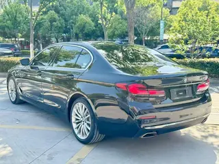 BMW 5 Series 2021 530Li Tipo de lujo Traje de lujo interior foto 8 BMW 5 Series 2021 530Li Tipo de lujo Traje de lujo interior foto 8