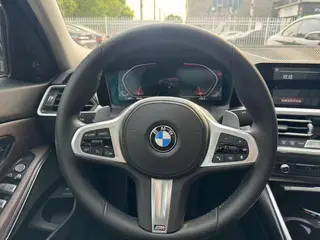 BMW 3 Series 2021 325Li M Traje nocturno deportivo Yao interior foto 14 BMW 3 Series 2021 325Li M Traje nocturno deportivo Yao interior foto 14