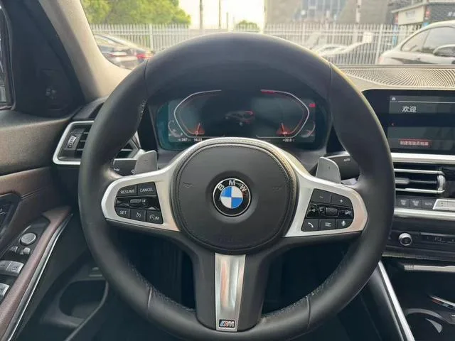 BMW 3 Series 2021 325Li M Traje nocturno deportivo Yao interior foto 14 BMW 3 Series 2021 325Li M Traje nocturno deportivo Yao interior foto 14