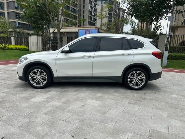 BMW X1 2019 sDrive20Li Leading Type exterior photo 4 BMW X1 2019 sDrive20Li Leading Type exterior photo 4