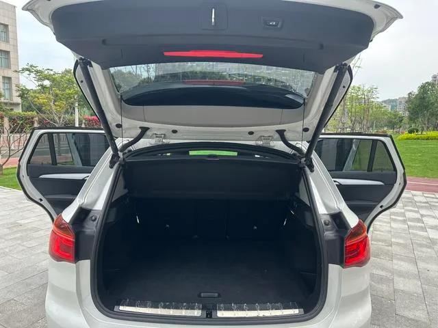 BMW X1 2019 sDrive20Li Leading Type interior photo 10 BMW X1 2019 sDrive20Li Leading Type interior photo 10