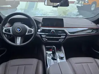BMW 5 Series 2020 525Li M Sports suit exterior photo 9 BMW 5 Series 2020 525Li M Sports suit exterior photo 9