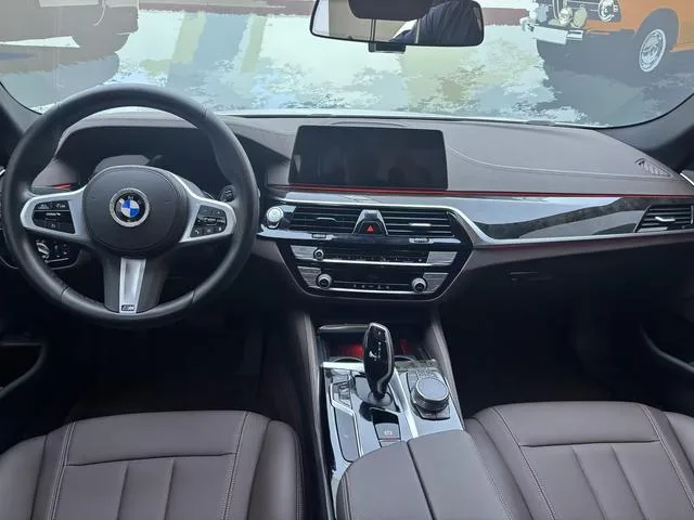 BMW 5 Series 2020 525Li M Sports suit exterior photo 9 BMW 5 Series 2020 525Li M Sports suit exterior photo 9