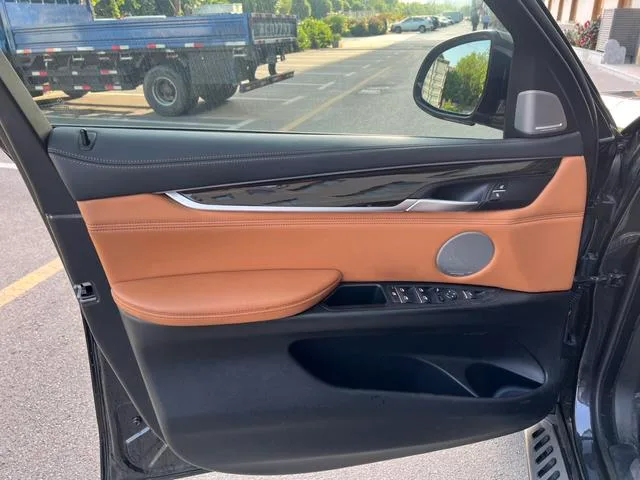 BMW X6 2018 xDrive35i Tipo de lujo interior foto 16 BMW X6 2018 xDrive35i Tipo de lujo interior foto 16