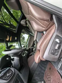 BMW X4 2020 xDrive25i M Sports suit interior photo 10 BMW X4 2020 xDrive25i M Sports suit interior photo 10