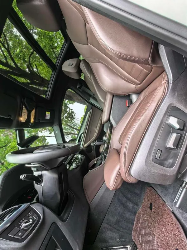 BMW X4 2020 xDrive25i M Sports suit interior photo 10 BMW X4 2020 xDrive25i M Sports suit interior photo 10