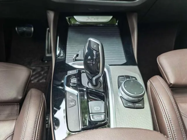 BMW X4 2020 xDrive25i M Sports suit interior photo 11 BMW X4 2020 xDrive25i M Sports suit interior photo 11