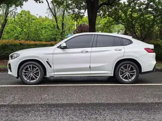 BMW X4 2020 xDrive25i M Sports suit interior photo 15 BMW X4 2020 xDrive25i M Sports suit interior photo 15