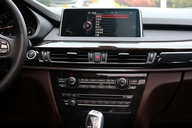 BMW X5 2015 xDrive28i interior photo 13 BMW X5 2015 xDrive28i interior photo 13