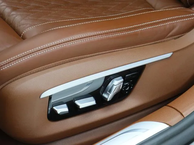 BMW 7 Series 2019 Mise à jour 750Li xDrive V8 M Ensemble de sport extérieur photo 4 BMW 7 Series 2019 Mise à jour 750Li xDrive V8 M Ensemble de sport extérieur photo 4