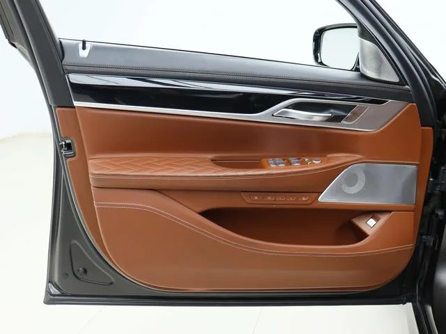 BMW 7 Series 2019 Mise à jour 750Li xDrive V8 M Ensemble de sport extérieur photo 6 BMW 7 Series 2019 Mise à jour 750Li xDrive V8 M Ensemble de sport extérieur photo 6