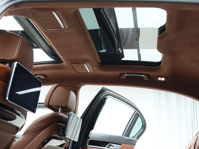 BMW 7 Series 2019 Mise à jour 750Li xDrive V8 M Ensemble de sport extérieur photo 8 BMW 7 Series 2019 Mise à jour 750Li xDrive V8 M Ensemble de sport extérieur photo 8